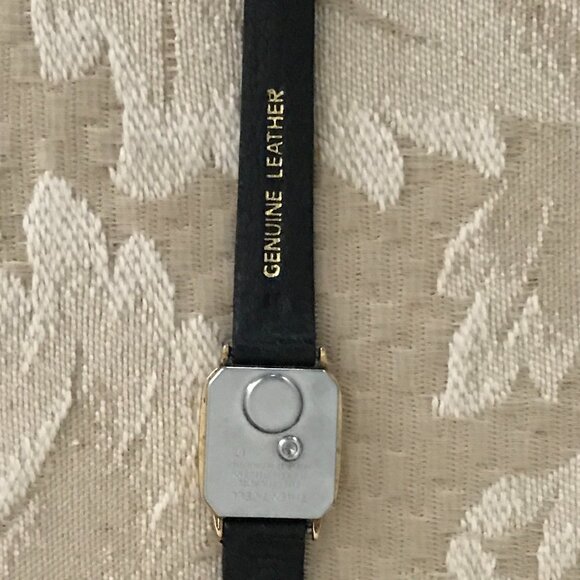 Ladies Timex Illusion T- Cell Gold Tone Quartz Watch - LCD Digital Analog Dial - Picture 2 of 10